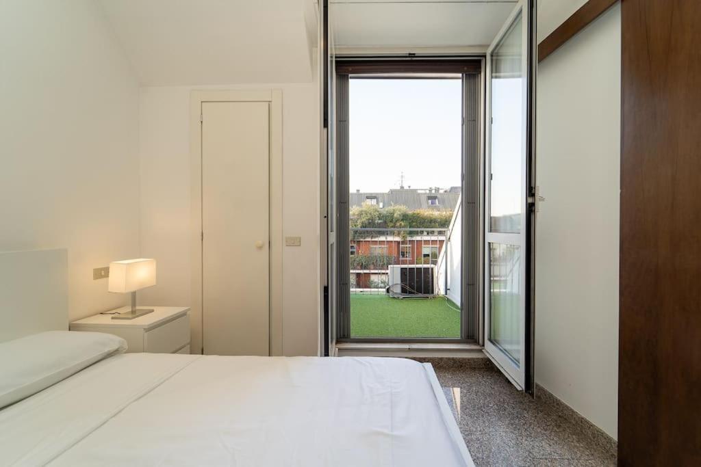 5 Giornate Apt Con Terrazzo E Garage Privato Milánó Kültér fotó